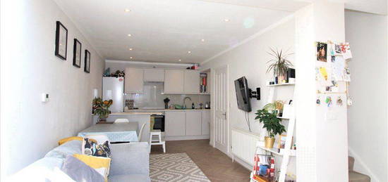 1 bed semi-detached house to rent