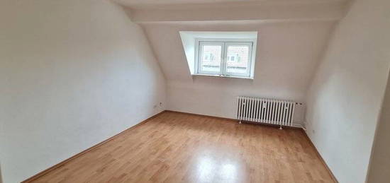 Gemütliche Wohnung (3ZiDKB) in Uni-Nähe, Grabenstr. 211, 47057 Duisburg.