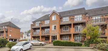 Flat for sale in Queens Acre, Queens Road, High Wycombe HP13