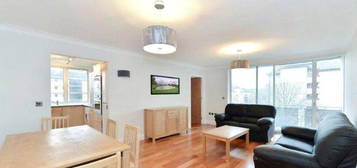 3 bed flat to rent