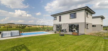 Prodej rodinného domu 350 m², pozemek 1 600 m²