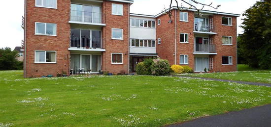 Flat to rent in Wiltshire Close, Taunton TA1