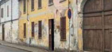 Casa indipendente all'asta in corso Vittorio Veneto, 46