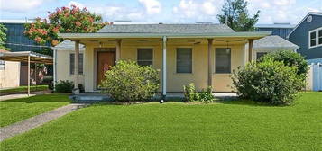 1027 Lillian St, Metairie, LA 70001