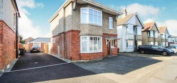 3 bedroom detached house