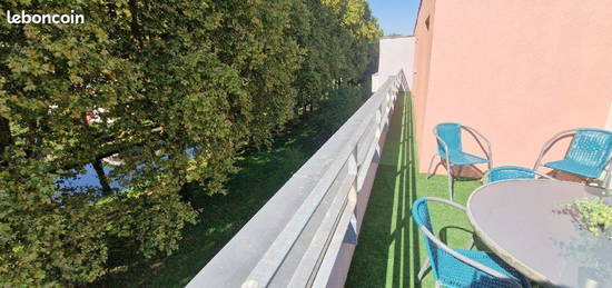 Attique le long du canal 70 m2 + terrasses 42 m2