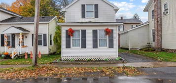 23 Tappan St, Baldwinsville, NY 13027