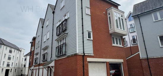 3 bedroom town house for sale