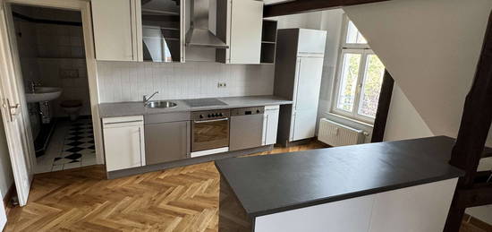 Mühlwegviertel: Schicke Maisonette-2-Zimmerwohnung mit Dachterrasse