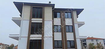 GÜR EMLAK'TAN ONLY SİTESİNDE CADDE ÜSTÜ SATILIK 4+1 DAİRE