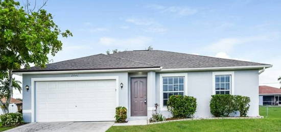 2941 SW 7th Pl, Cape Coral, FL 33914