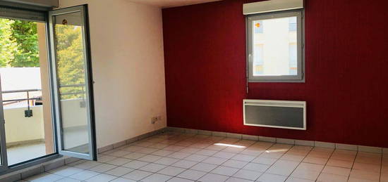 Appartement T3 (2 chambres) de 61m2 + balcon + parking - Année 2006 - Très bon DPE