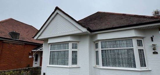 Bungalow to rent in Broughton Close, Bournemouth BH10