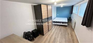 Location appartement 5 pièces 14 m²