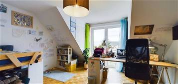 Top-Angebot! Gepflegte und sehr geräumige 2-Zimmer Dachgeschosswohnung zur Miete in Nieder-Ingelheim