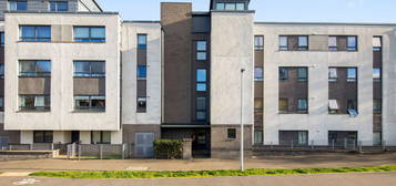 3 bed flat for sale