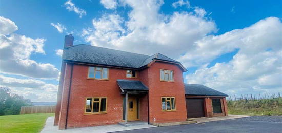 4 bedroom detached house