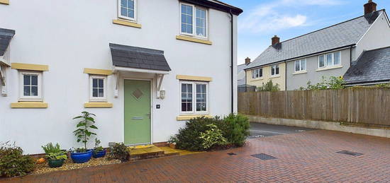 3 bed semi-detached house for sale