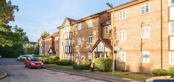 Flat for sale in Artesian Grove, New Barnet, Barnet EN5