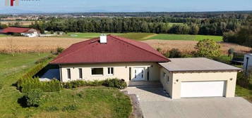 Mitten im Grünen....Bungalow, Einfamilienhaus, ruhig gelegen, leicht erhöht mit Aussicht