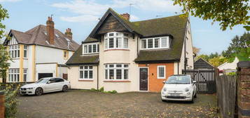 6 bedroom detached house for sale