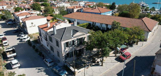 BALIKESR AYVALIK CUNDA DA SATILIK MUHTESEM EV.TA BNA.MERKEZDE