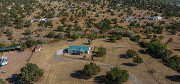 128 N View Dr, Capitan, NM 88316