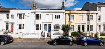 Flat to rent in Bath Street, Brighton BN1