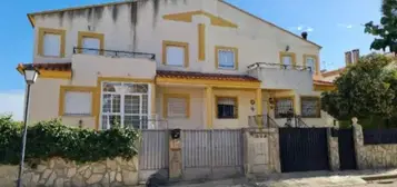 Casa adosada en Pedan&#xED;as y Barrios Rurales