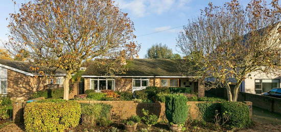 Bungalow for sale in St. Albans Gardens, Teddington TW11