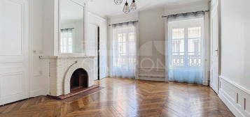 LYON 1 MARTINIERE / RUE D'ORAN 3 PIECES 70m² 370000€