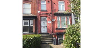 4 bed terraced house to rent