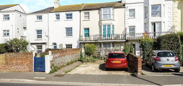 Maisonette to rent in West Street, Bognor Regis, West Sussex PO21