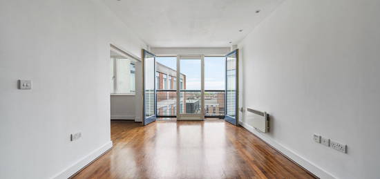 Flat for sale in Crouch End Hill, London N8