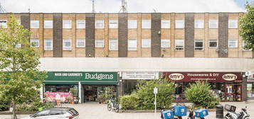 Flat for sale in Viceroy Close, East End Road, London N2