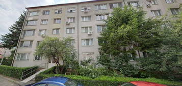 Apartament 3 Camere Dristor Metrou Parc IOR ParkLake Necesita Renovare