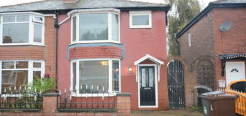 3 bed semi-detached house for sale