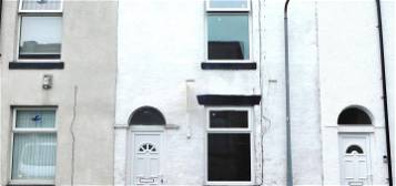 Town house to rent in Wellington Street, Radcliffe, Manchester M26