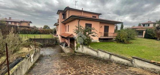 VILLA SINGOLA A LURANO