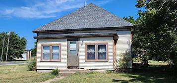 102 E  Pennsylvania Ave, Greensburg, KS 67054