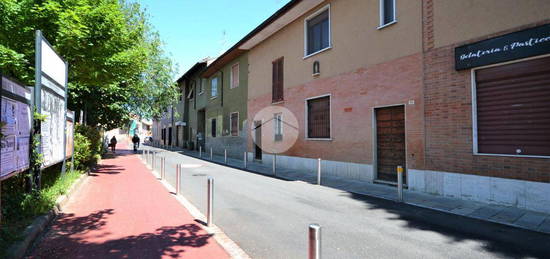 CASA DI CORTE A SEDRIANO