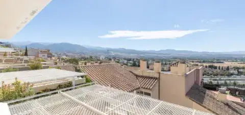 Casa adosada en Camino de las Conejeras