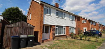 3 bedroom semi-detached house to rent