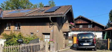 Reichersbeuern | "Haus-im-Haus" in ruhiger, idyllischer Dorflage. Top gepflegt und energetisch fit für die Zukunft