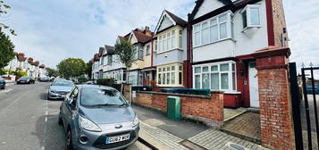 3 bed flat to rent