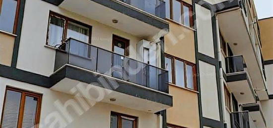 GEBZE YILDIZ EVLER SİTESİNDE ÖN CEPHE SATILIK 2+1 ARA KAT DAİRE