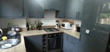 2 bed flat to rent