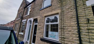 Terraced house to rent in Andrew Street, Mossley OL5