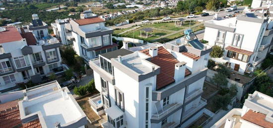 Gzelbahede Gvenlikli Sitede Deniz Manzaral Villa