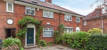 5 bedroom terraced house